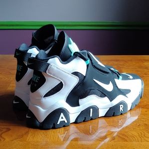*SOLD*Nike Air Barrage Mid Men's Sz 14 Black/White